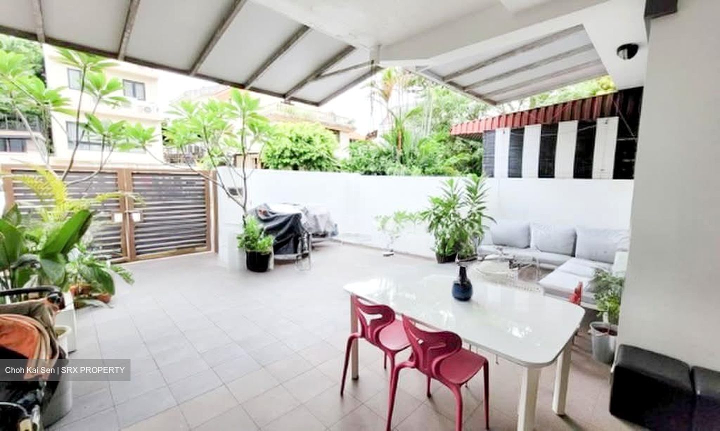 Flower Road (D19), Terrace #585677601